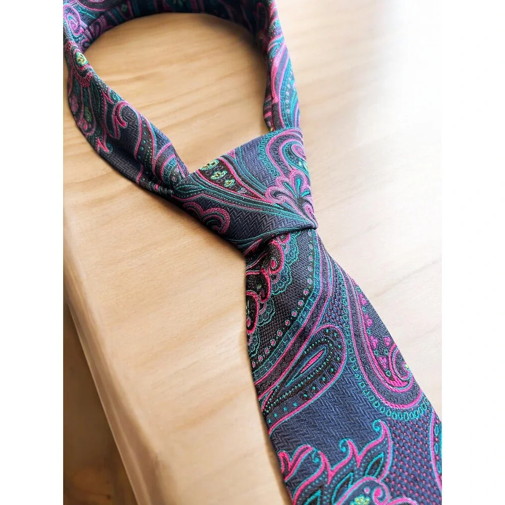 VIV‎ Italy Silk Tie Paisley Blue Pink Teal 3.25